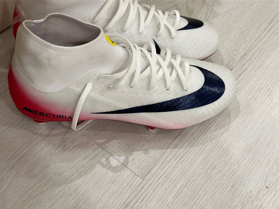 Футболни ботонки Nike 39 размер