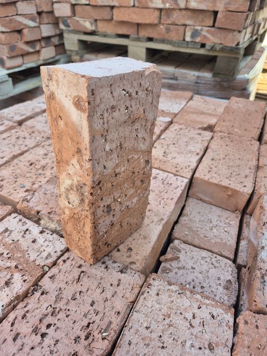 Продам кирпичи для строительства