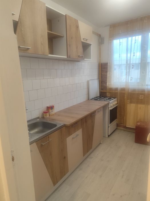 Inchiriez apartament