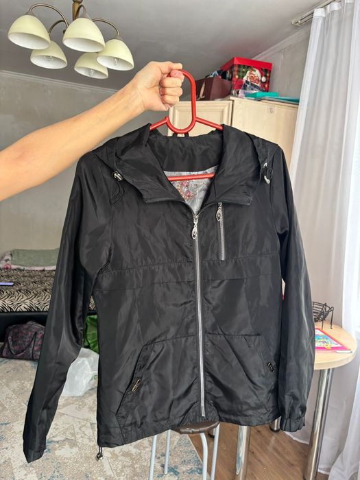 Лёгкая ветровка(плащевка)