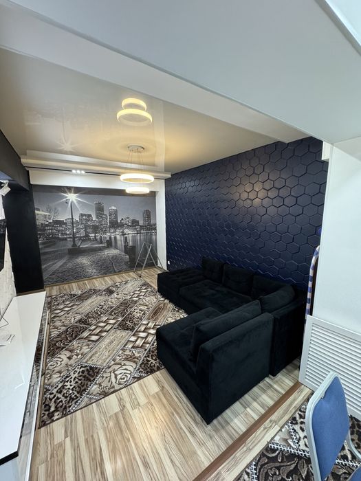 Сдаётся 2 х комнатная квартира на Ц 4 со всеми удопствами .