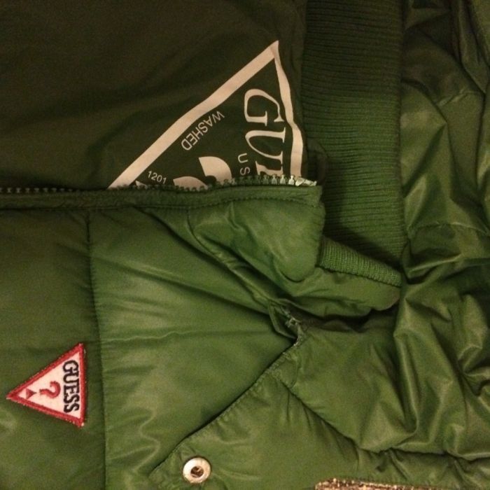 Продам куртку GUESS