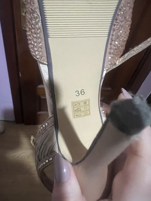 Дамски обувки