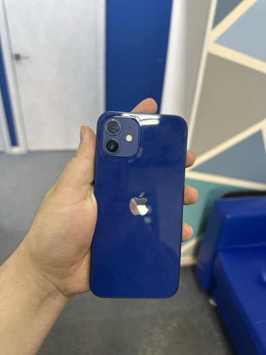 Продам Iphone 12