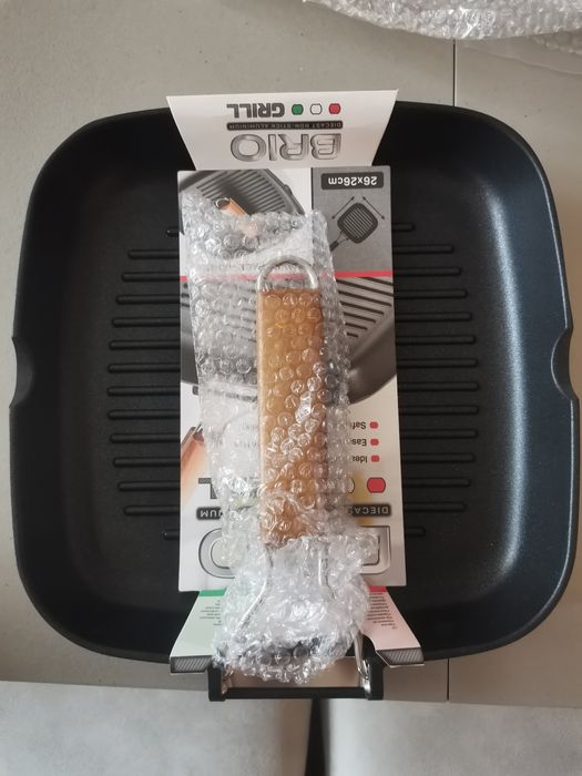 Нов Тиган грил Brio със сгъваема дръжка, 26 x 26 см