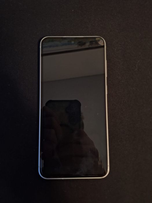 Samsung a56 5g 256 GB 8 GB ram are folie pusă ofer și 2 huse și cutie