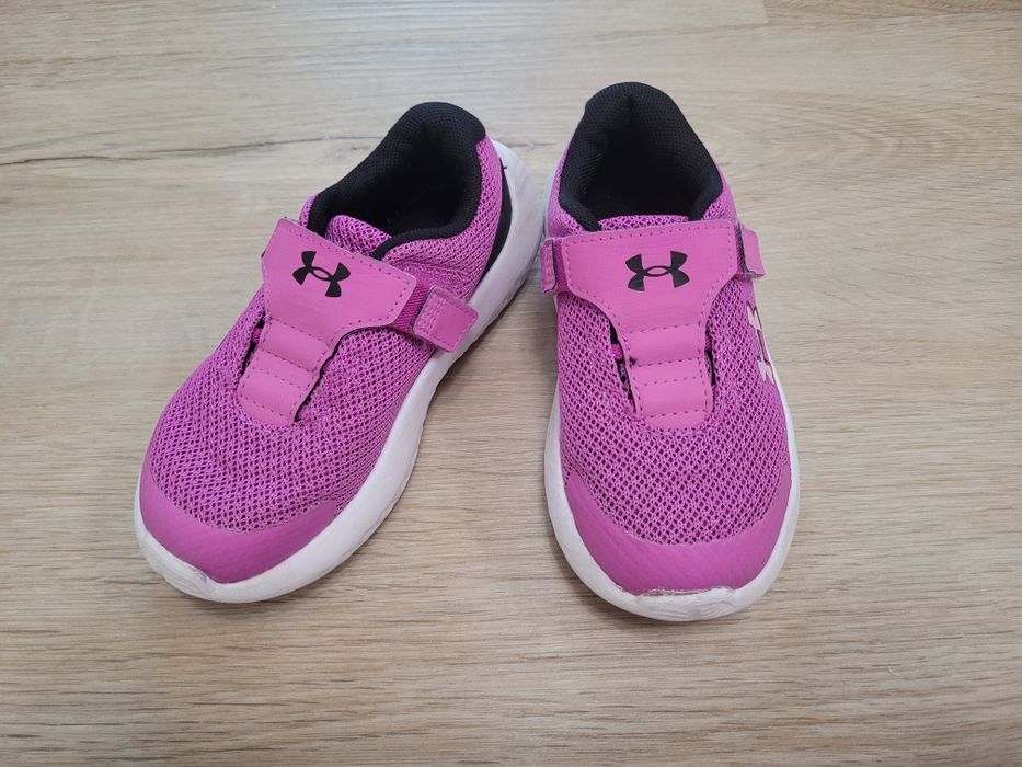 Adidasi fetite Under Armour marimea 25