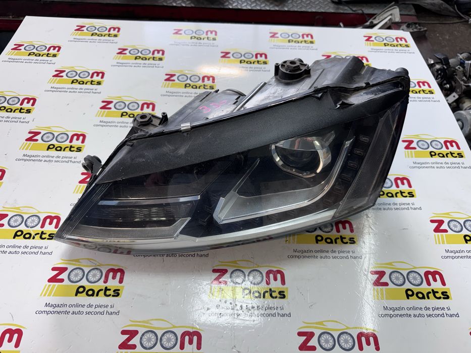 Far stanga xenon LED adative VW Jetta 5C 2011-2019