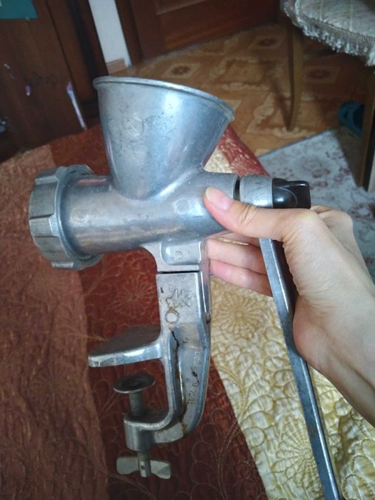 Продам мясорубку. Советскую. Б/у