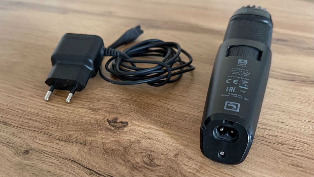 Philips Beardtrimmer Series 5000 BT5502 – aparat de tuns barba + încărcător