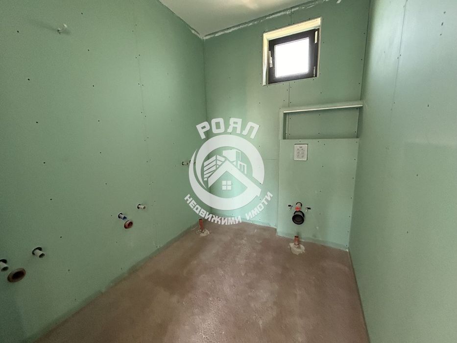 Продава се Къща в Пловдив, Остромила - 380 кв.м за 1048 €/кв.м - Снимка #5