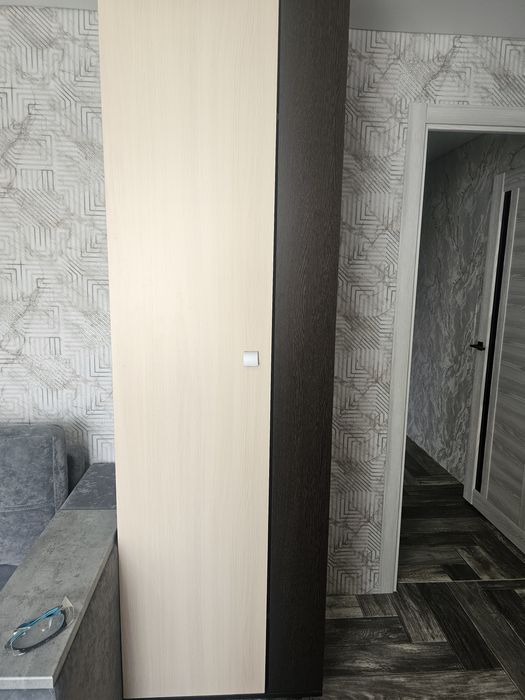 Продам стенку под телевизор