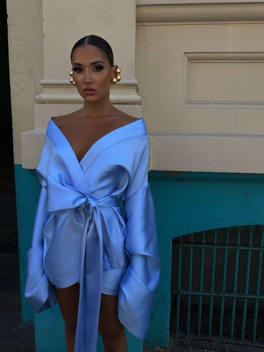 Сатенена кафява рокля