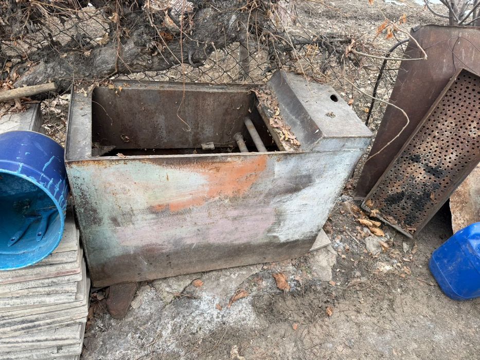 Две печки железные