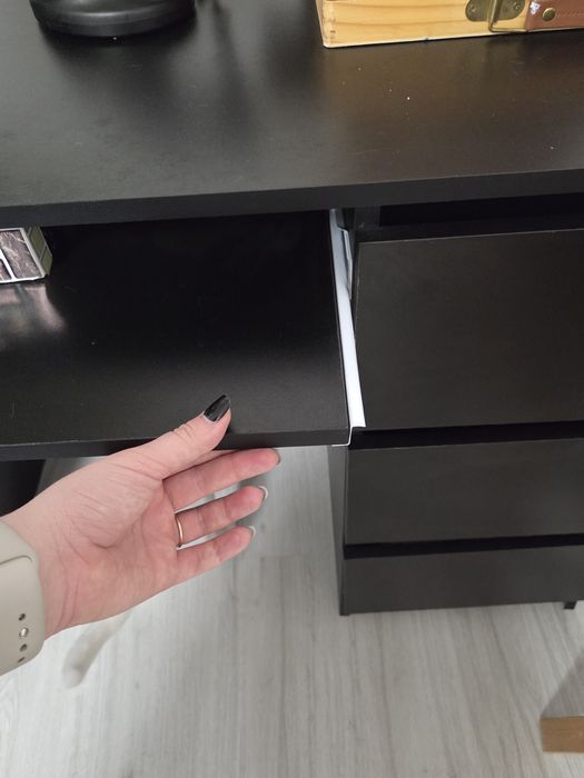 Birou cu sertare stare impecabila