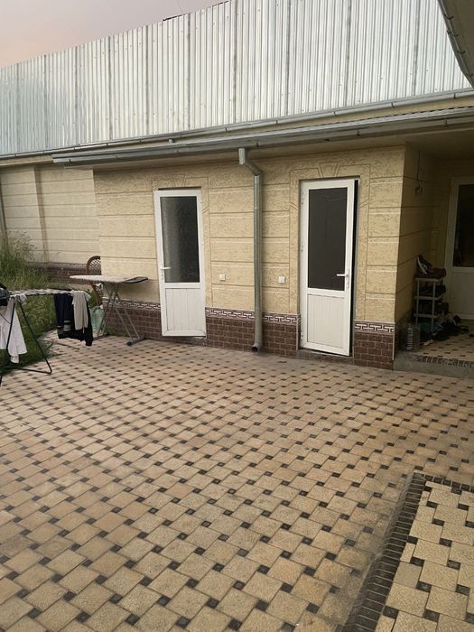 Ijaraga hovli 7 ta bollar kerak