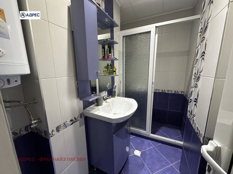Продава се Тристаен апартамент в Плевен, Сторгозия - 76 кв.м за 913 €/кв.м - Снимка #8
