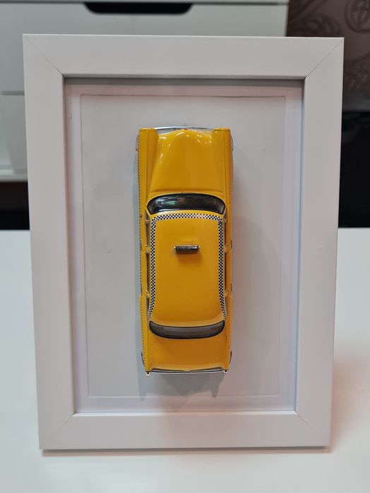 Vand tablou macheta Dacia 1300 și Taxi Checker