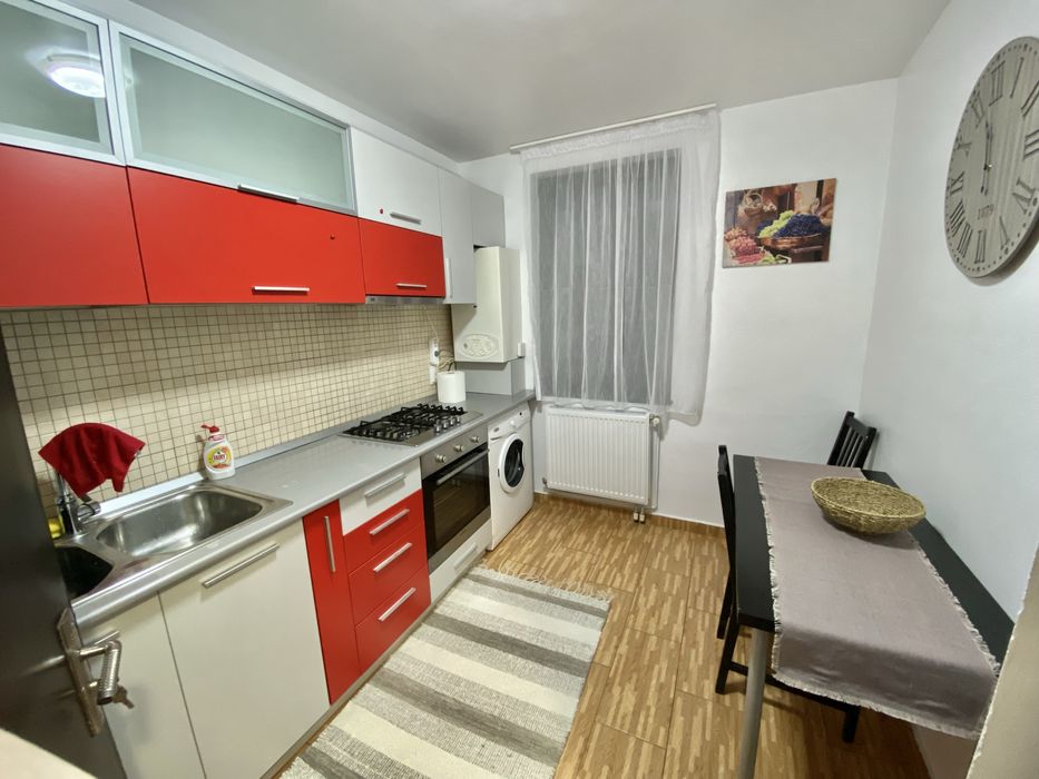 Proprietar, vand apartament deosebit cu 2 camere, parcare in curte privata - Vedere 6