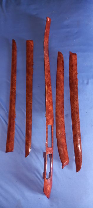 Пълен комплект махагонова декорация за Тойта Авенсис 2004Г