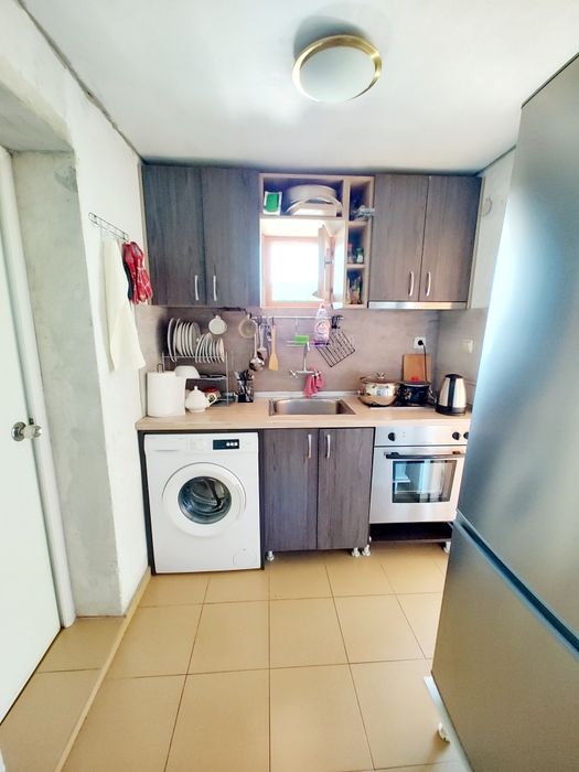 Собственикът продава еднофамилна къщата. На 18 км от гр. Приморско.