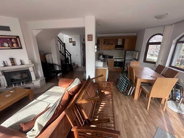 Самостоятелна къща с две спални и басейн в к-с „Vineyards Resort“