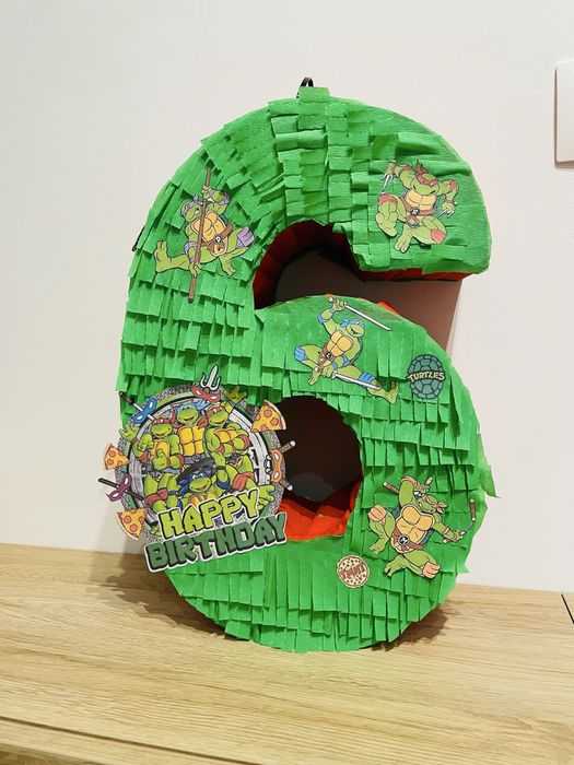 Пинята цифра с герой по избор