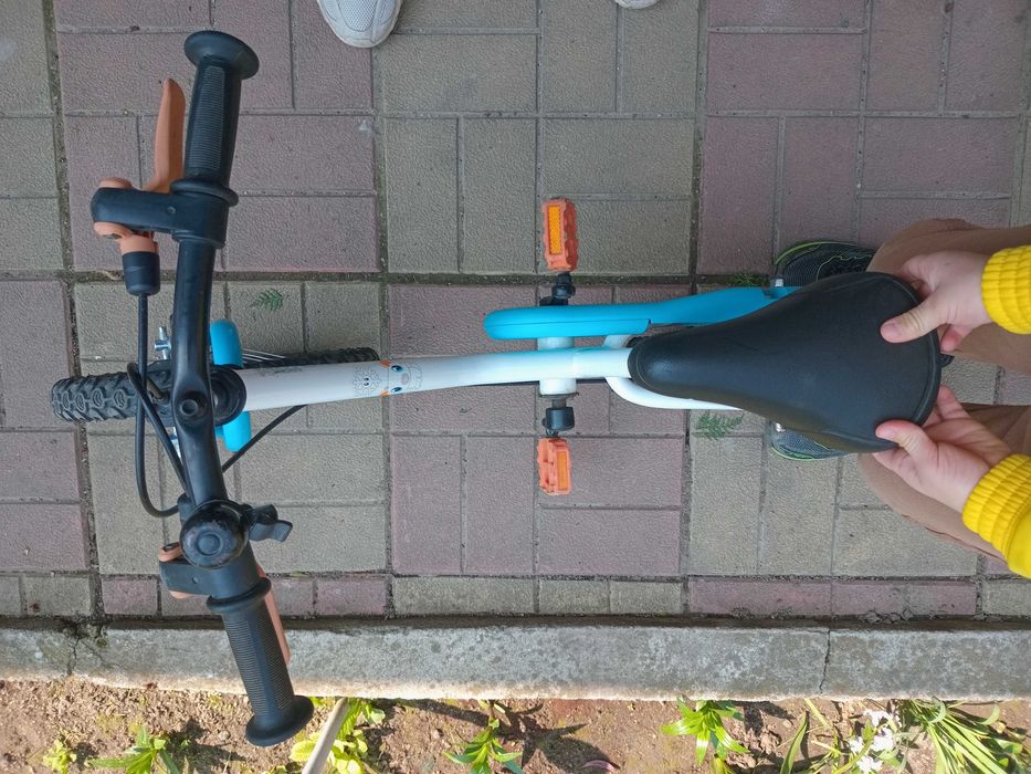 Bicicleta Btwin 3-5 ani + casa + roti ajutatoare