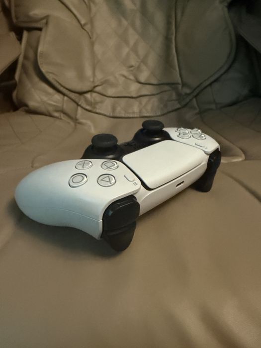 Maneta,joystick .controller Sony Playstation 5 impecabil - ps5- tipla