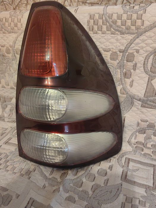 Задний правый фонарь Prado 120