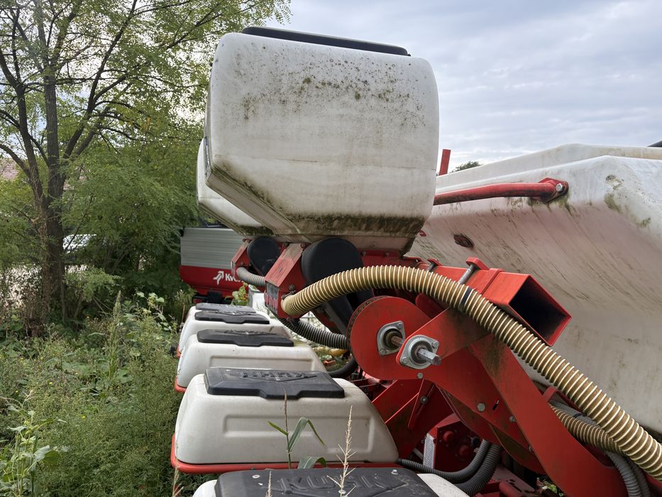 Semănătoare KUHN MAXIMA 2 TS, 6 rânduri, pneumatică, fertilizare