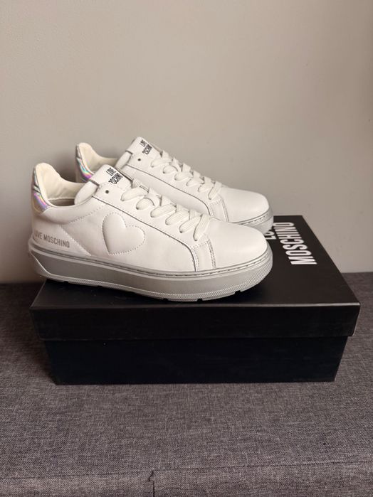 Кецове Love moschino