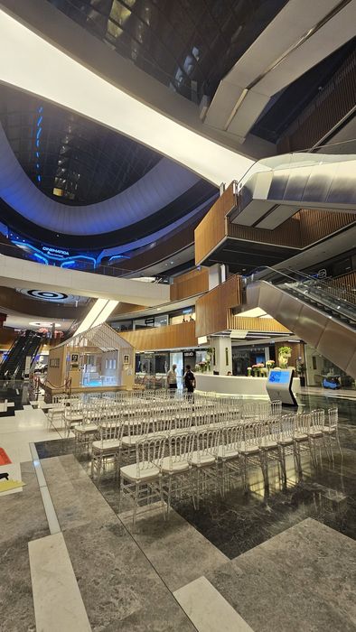 Прокат . Прозрачный стул . Стеклянное стул . Прокат стол стул