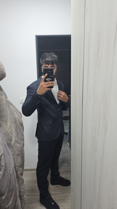 costum barbati pentru evenimente