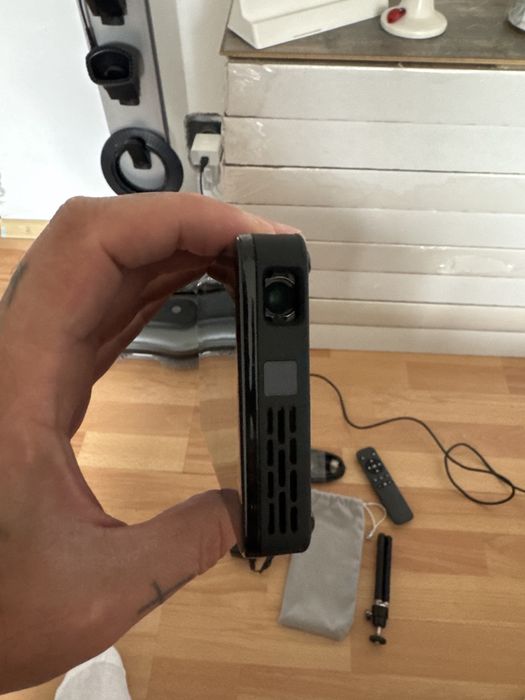 Mini video proiector dlp portabil
