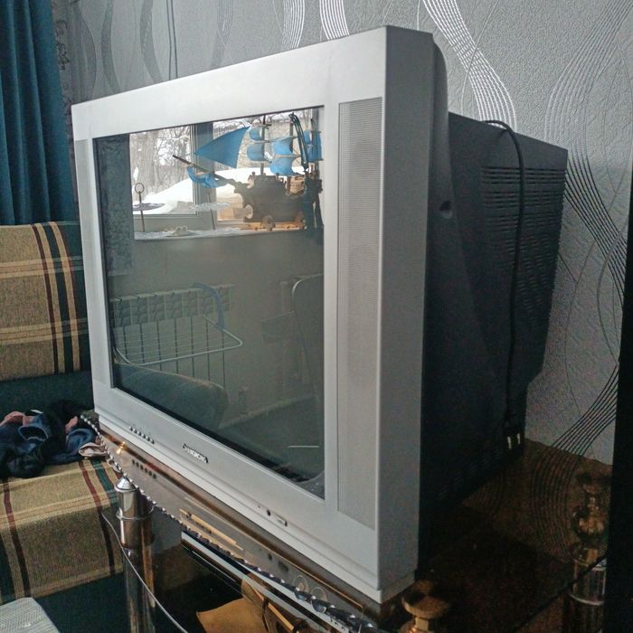 Телевизор большой