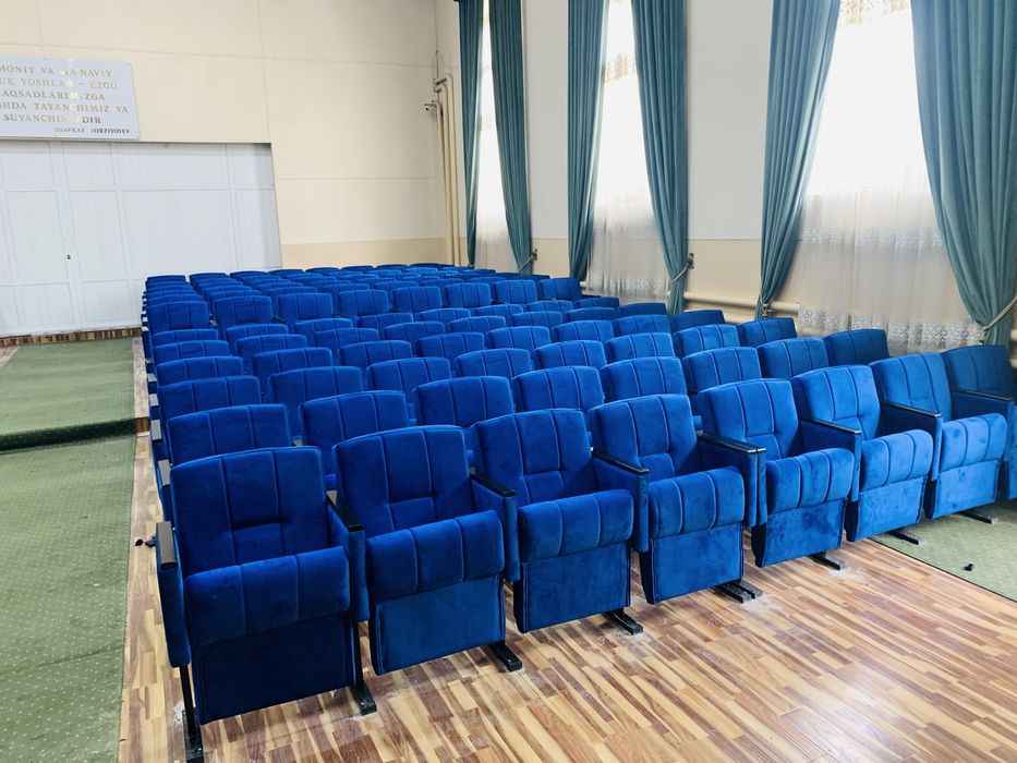 Кресло театральное. Театральные кресла. Кресло в конференц зал. Кресло