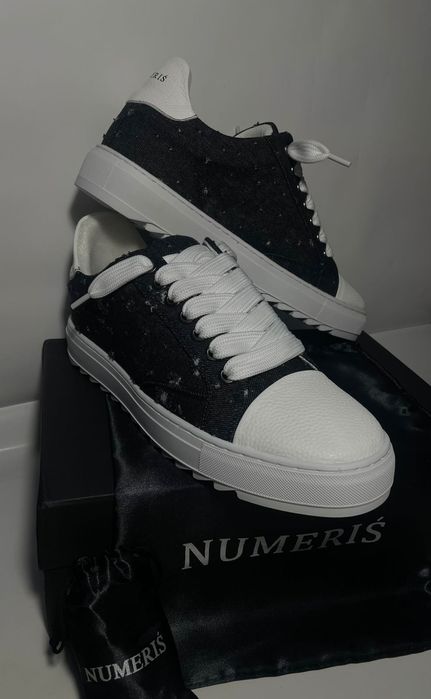 Продам кроссовки