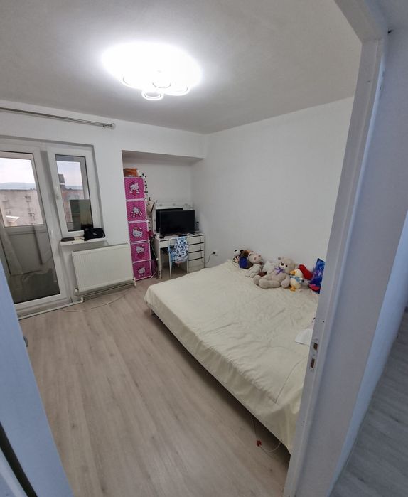 Apartament 3 camere de vânzare