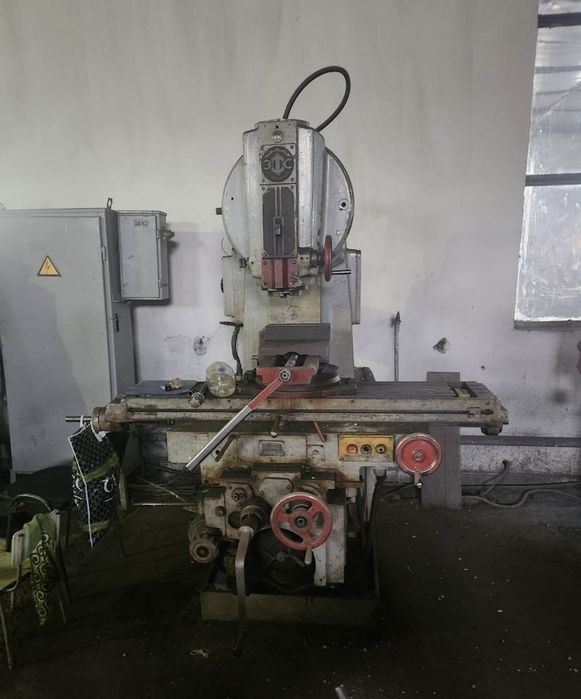Фрезерный станок. Продается фрезерный станок в рабочем состоянии