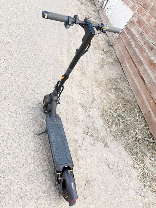 Электросамокат Kickscooter Max g2