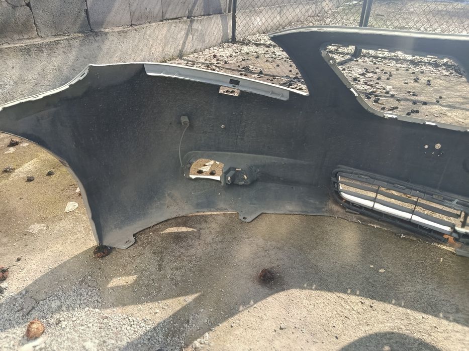 Бампер оригинал на Камри 40