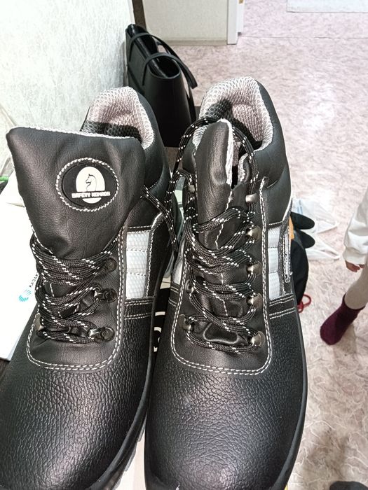 Продам летние ботинки