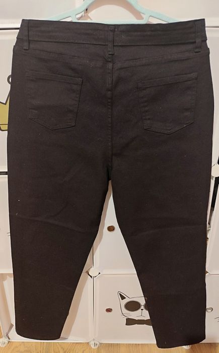 Blugi dama noi cu eticheta