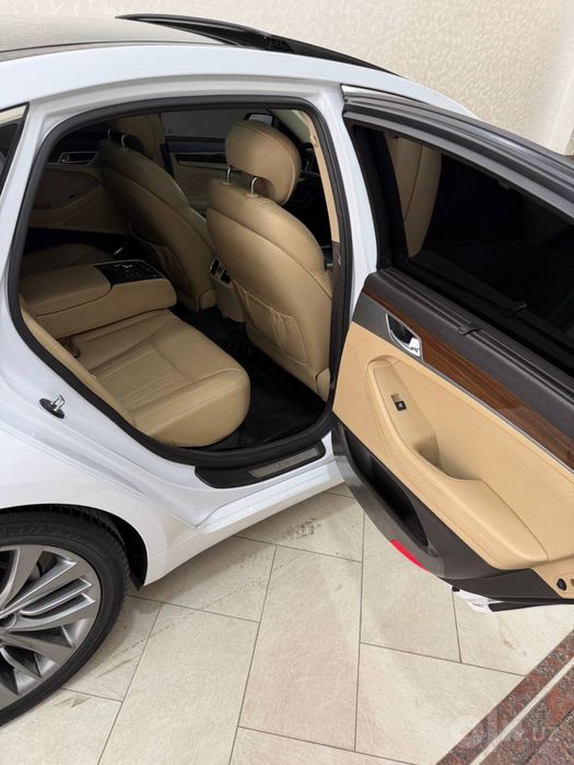 Hyundai Genesis G 80
