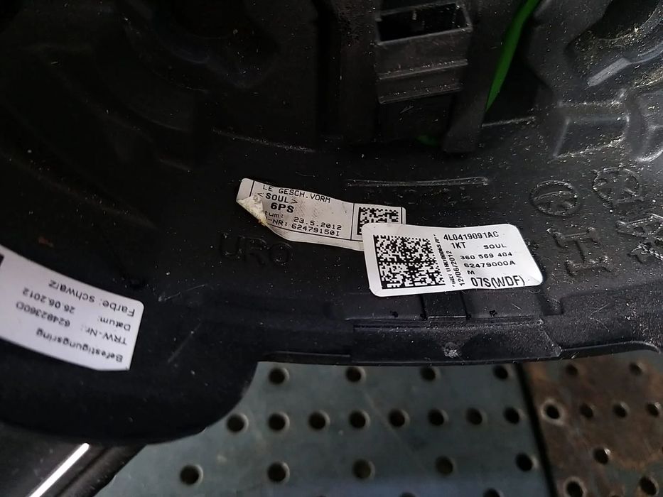 Volan piele in 4 spite cu comenzi audi a4 b8 8k berlina 4l0419091ac 360569404 62479000a 62479180a