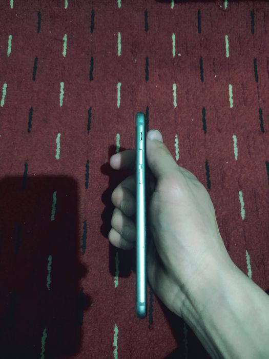 iphone 6s sotiladi tinniq narx 500 kelishtriladi abmen bor