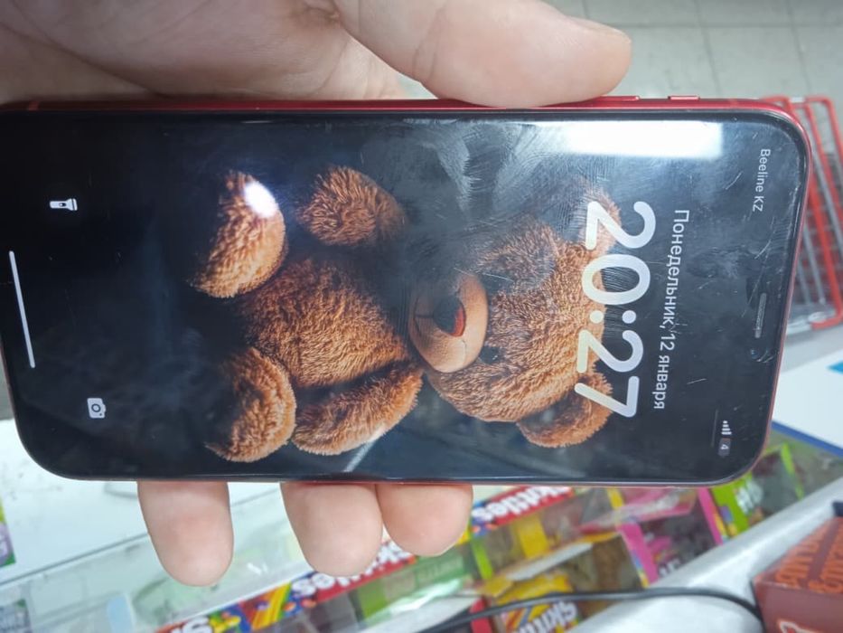 Продам айфон хр.