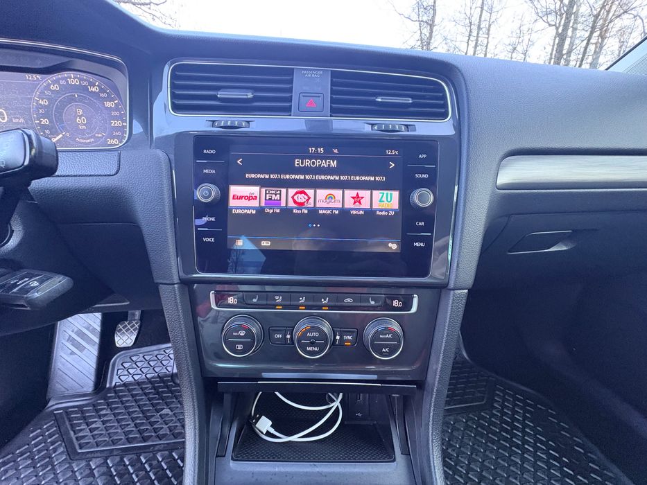 Vând golf 7.5 facelift 1.0