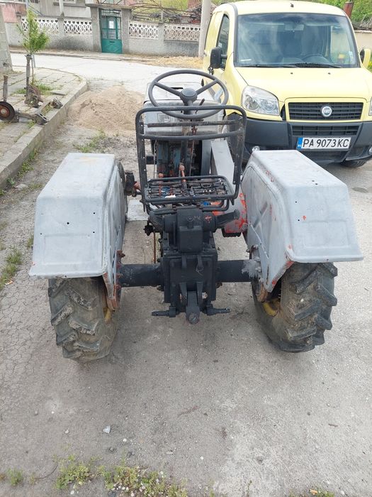 Продава се трактор